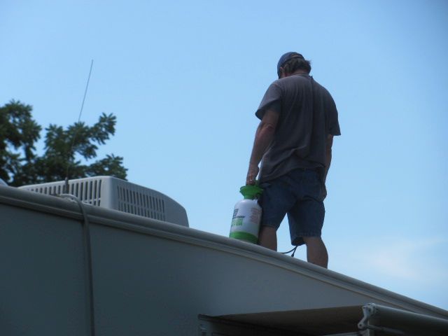 180804 001 Kevin Jung Cleaning Rear AC 002.jpg