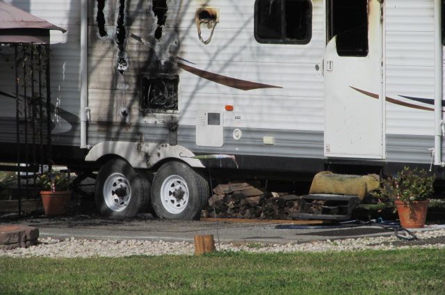 190116 001 Camper Fire 004.jpg