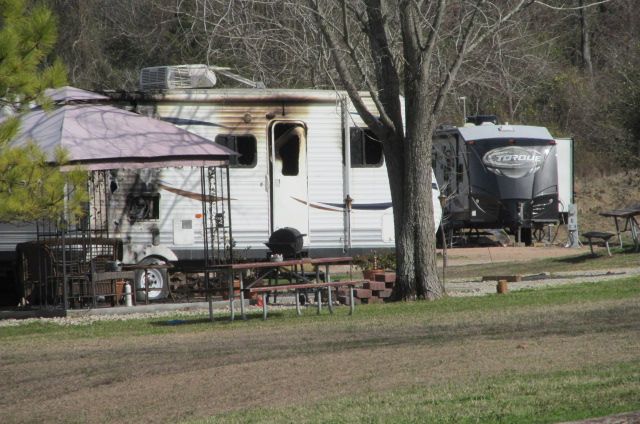 190116 001 Camper Fire 002.jpg