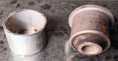211105 003 old swing arm  bushing 001.jpg