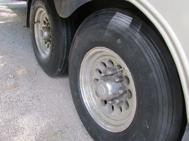 230821 001 replaced tires 001.jpg
