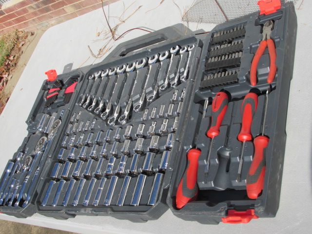 231106 001 Craftsman Tool Set 003.jpg