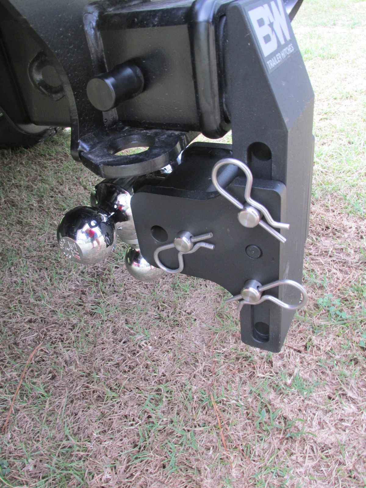 260927 001 B and W trailer hitch 004.jpg