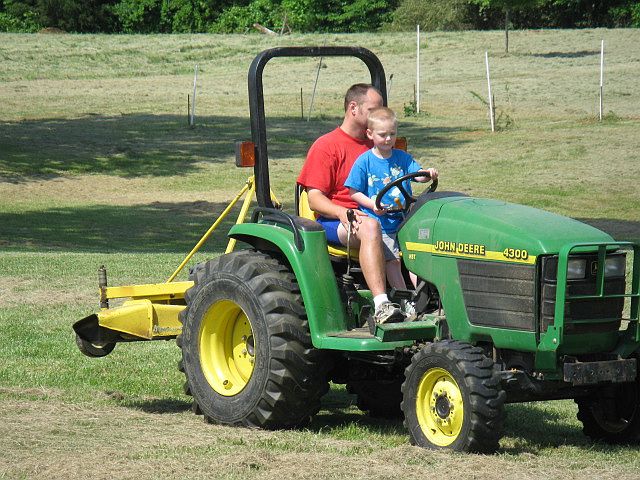 jacob tractor 1.jpg