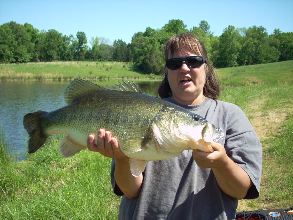 24.5 largemouth 050510 compressed.jpg