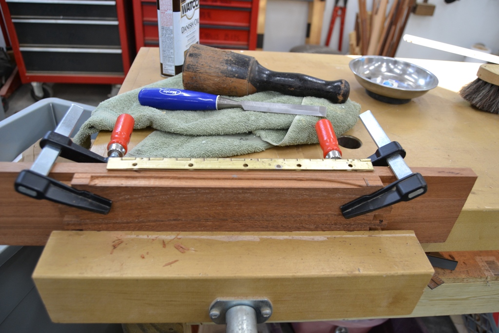 01 cutting the hinge mortise.jpg