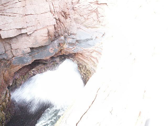 071001 002 thunder hole 001.jpg