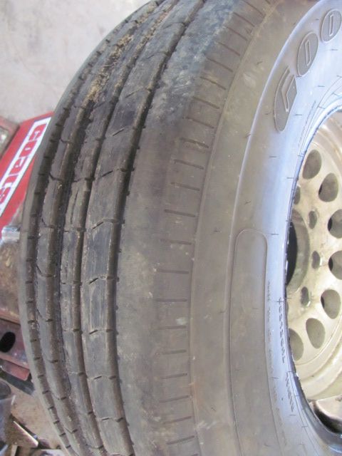 180307 002 damaged tire 003.jpg