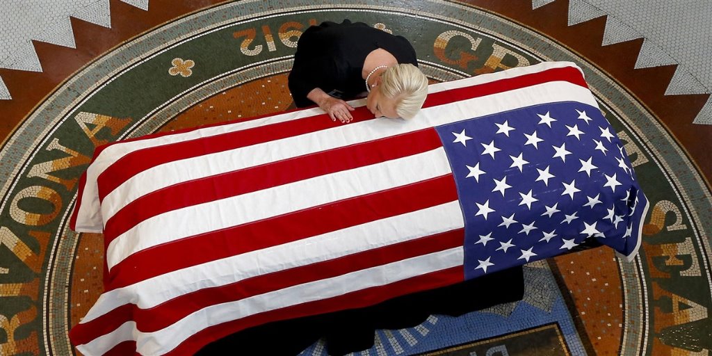 cindy-mccain-in phoenix.jpg