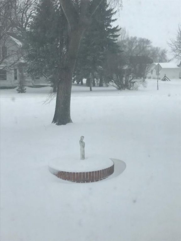 190411 002 April Estelline Snow 002.jpg