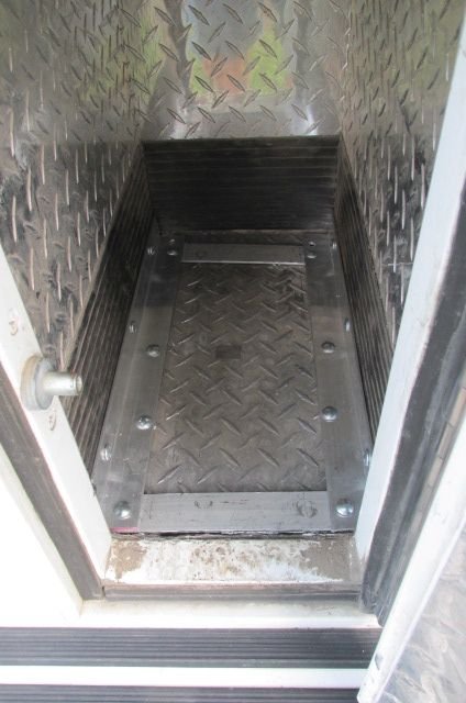 190804 002 rebuilt floor 001.jpg