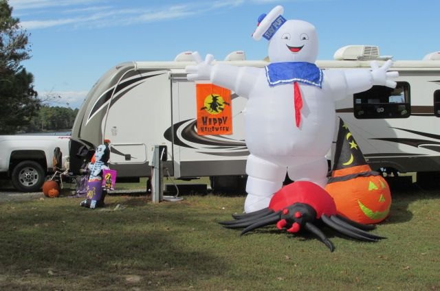 191017 002 Halloween Site Decorations 003a.jpg