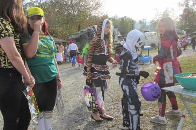 191019 005 costumes 010.jpg