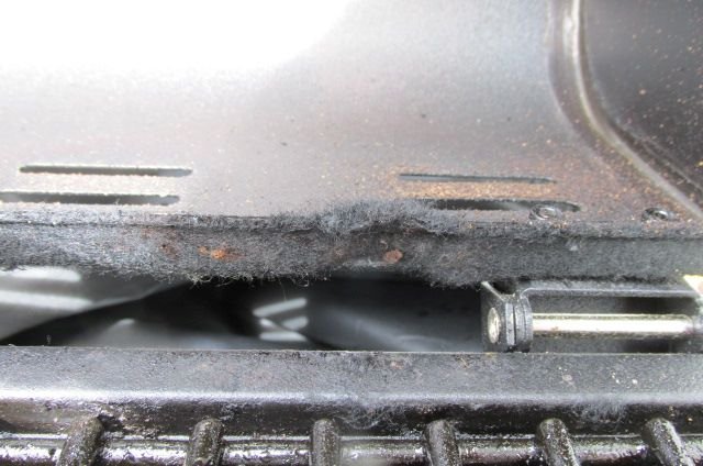 200401 001 bad rear seal 001.jpg