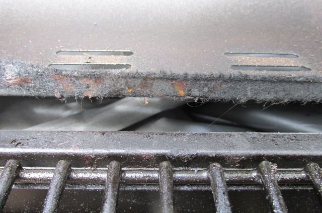 200401 001 bad rear seal 003.jpg