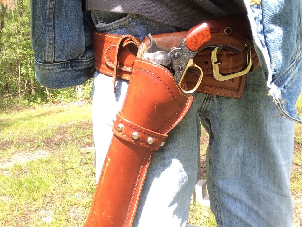 1858 Remington in crossdraw rig.jpg