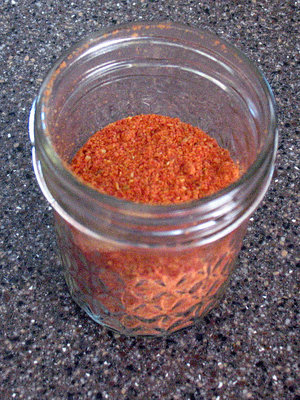 Powdered tomatoes for making paste