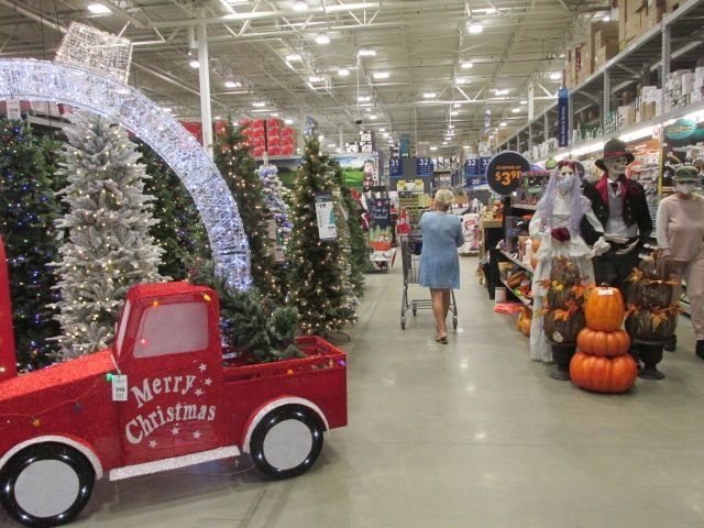 201014 001 at Gloucester Lowe's 002.jpg