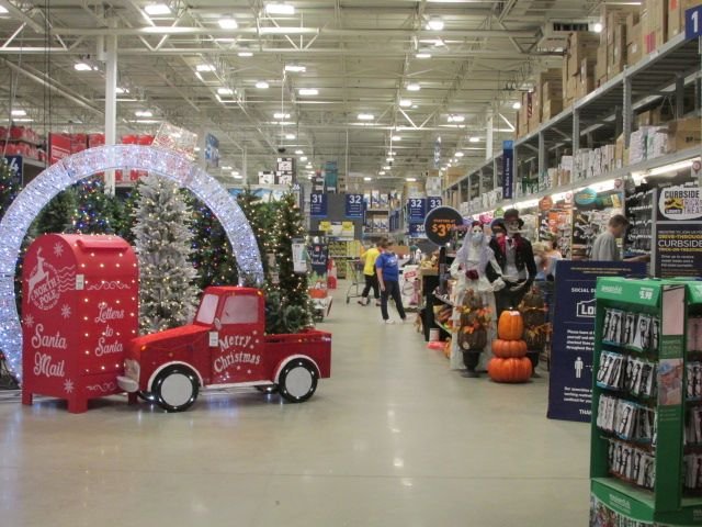 201014 001 at Gloucester Lowe's 001.jpg