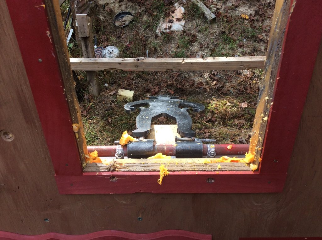 Little pumpkin remains after 180 gr 44 mag hit.jpg