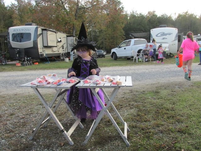 201024 002 Trick-or-Treat 007.jpg