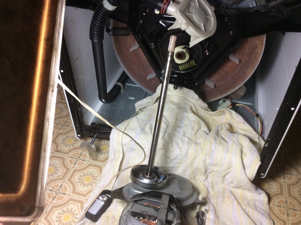 motor gearbox assembly of my Whirlpool washer.jpg