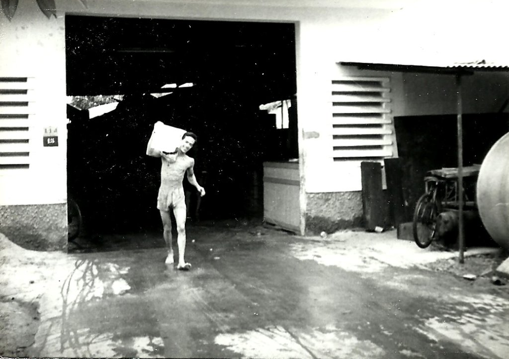 Buying ice in Vung Tau.jpg