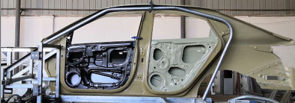 210920 001 fitting back doors and roll cage 002.jpg