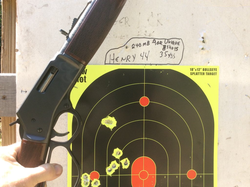 henry 44 carbine 8 shots with one key hole.jpg