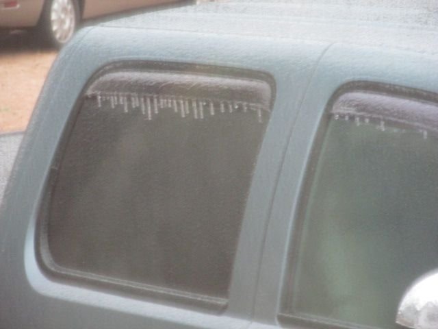 220116 001 freezing rain 001 10AM 1.jpg