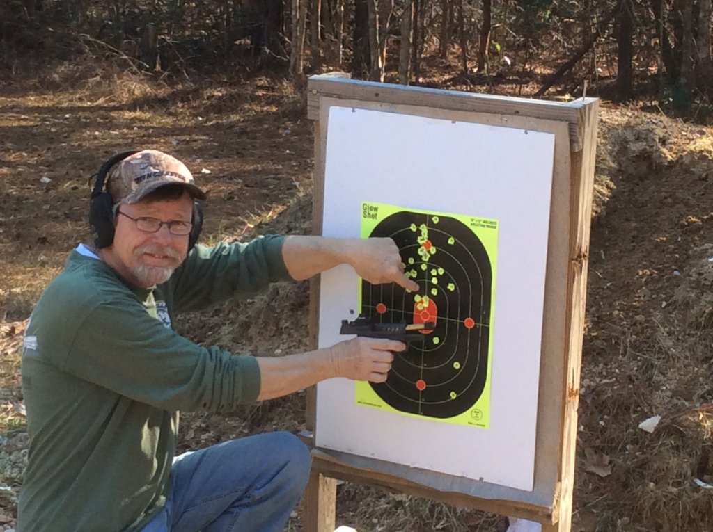 I took a few shots with it and nice group   easy to shoot.jpg