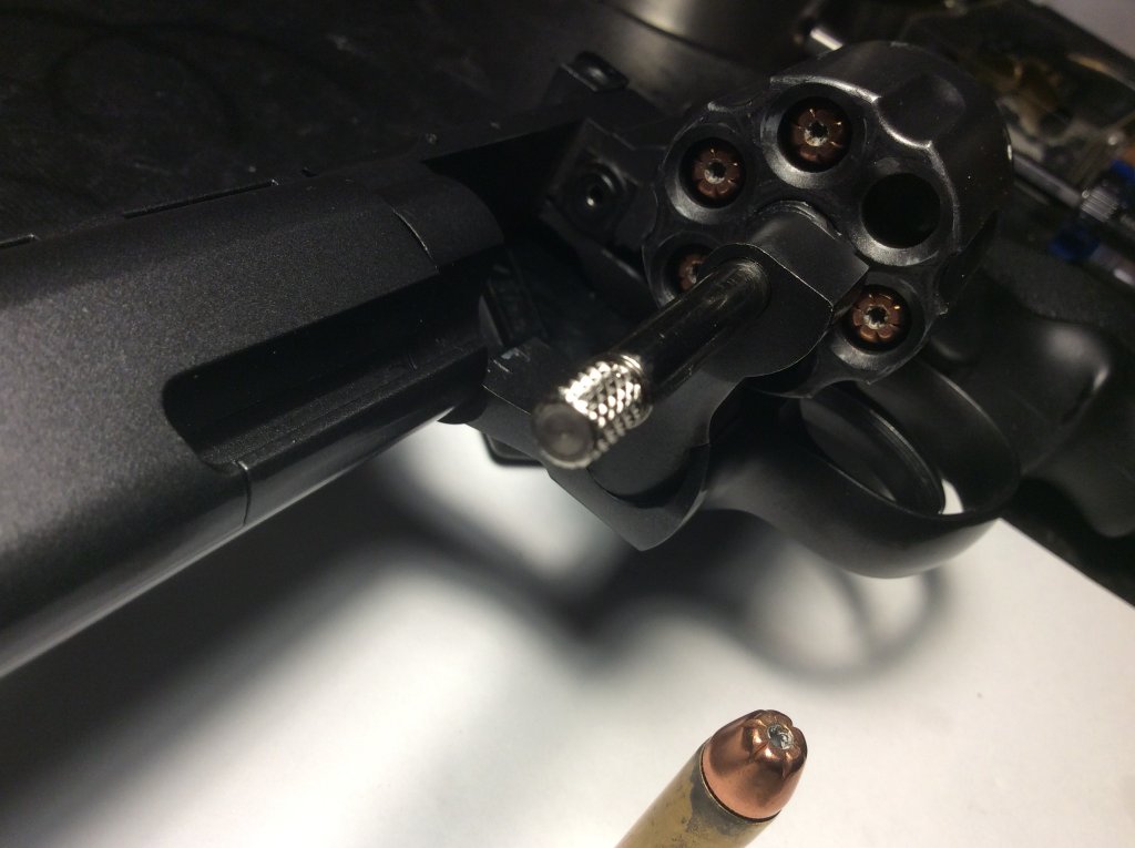 dan wesson co2 pistol with real 125 gr. 357 mag rounds.jpg