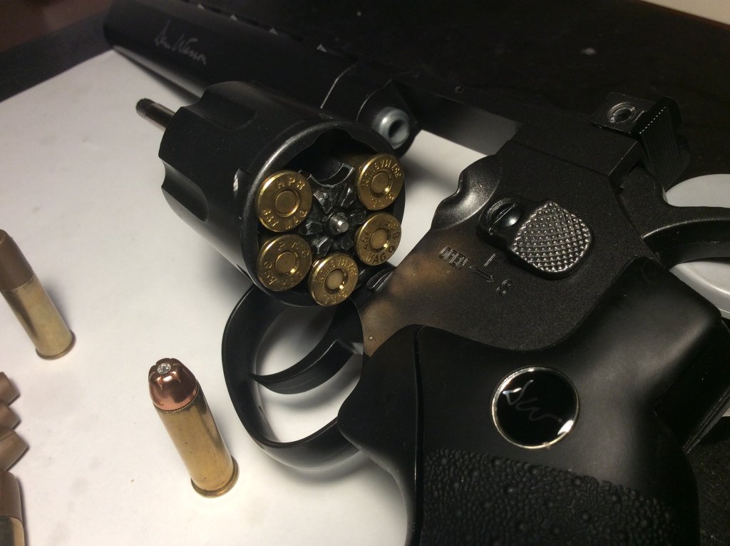 dan wesson co2 pistol realism    real 357 rounds fit perfectly.jpg