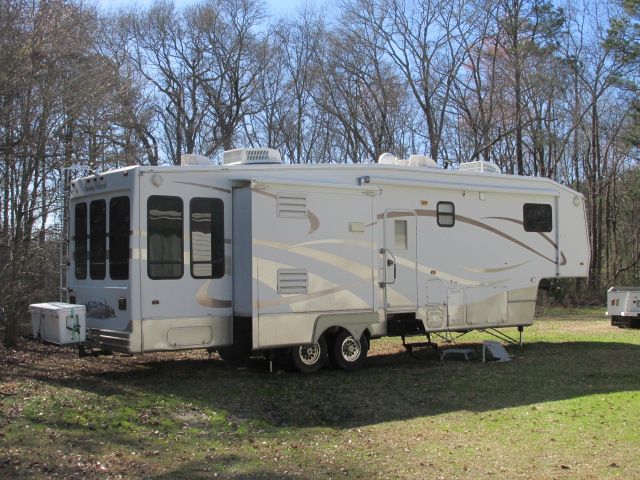 230228 002 camper washed 001.jpg