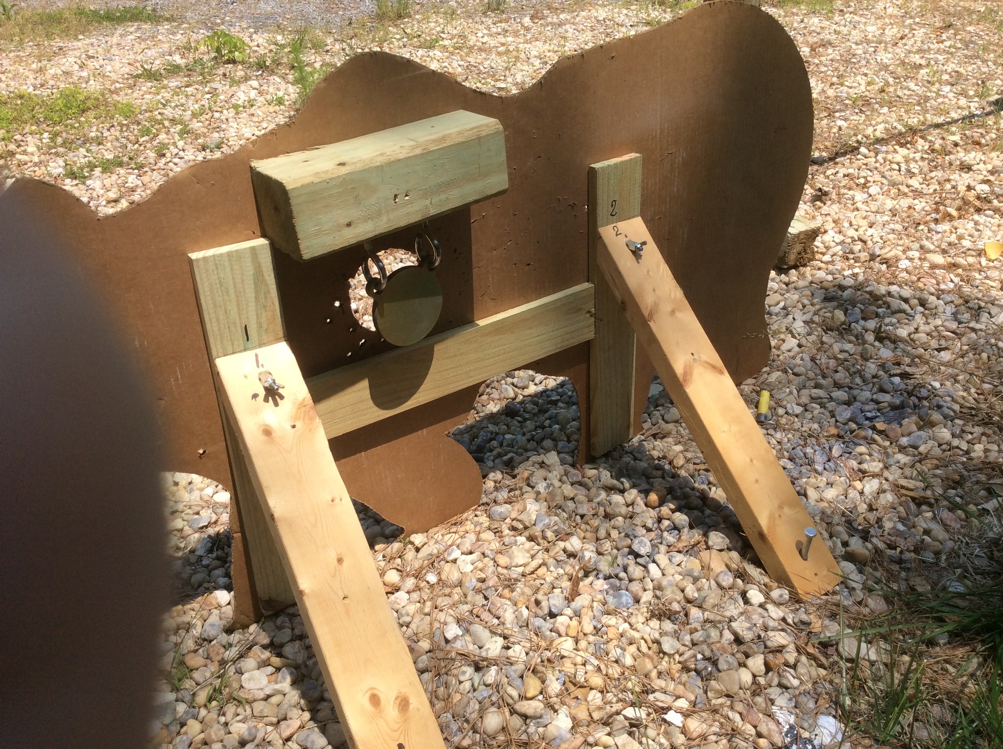 beefed up the target with wodd backing and 2 support legs.jpg
