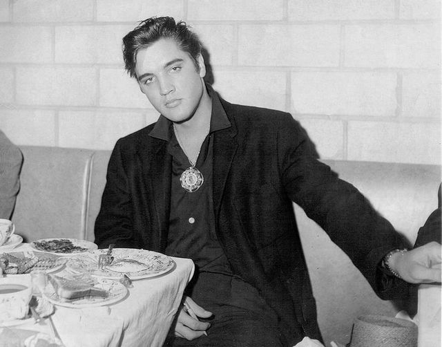 Elvis.jpg