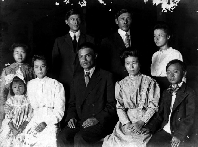 KISHI-family.jpg