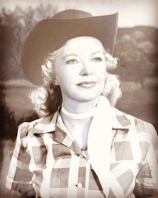 Cindy Walker.jpg