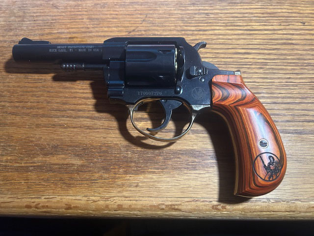 BB_Revolver_cocobolo grips.jpg
