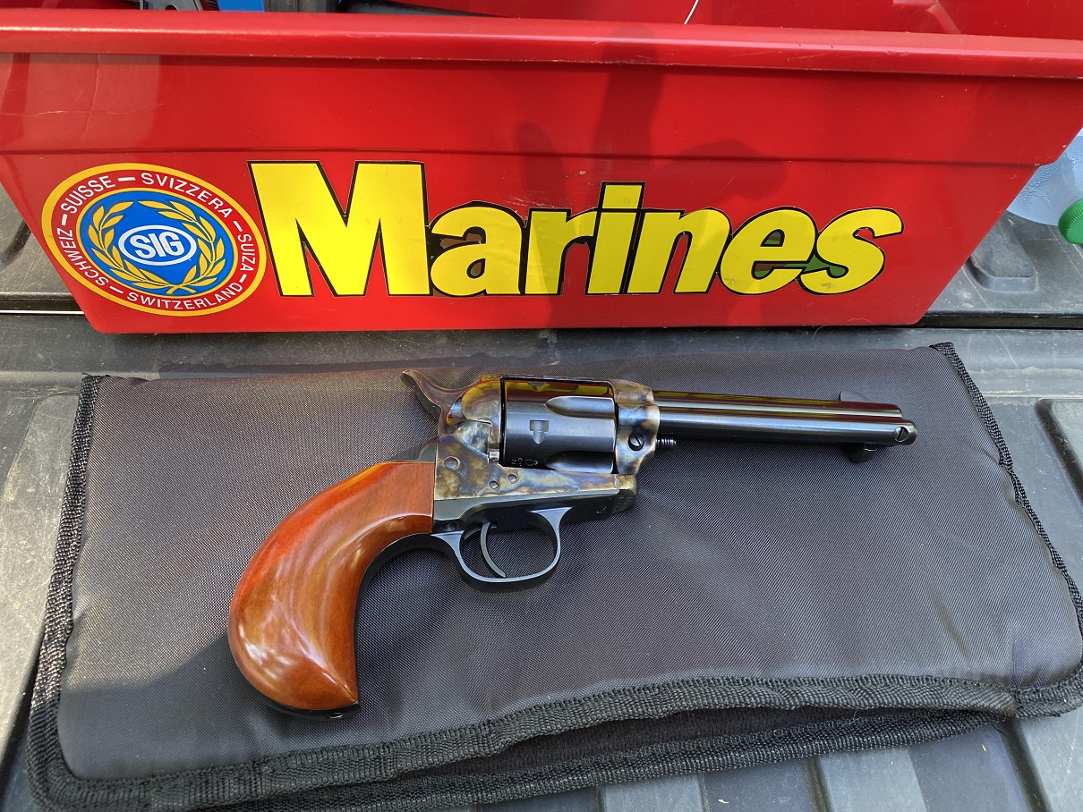 08 Birdshead Uberti Single Action.jpg