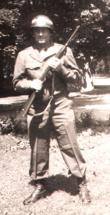 Don_Cooper_with_Rifle200%.jpg