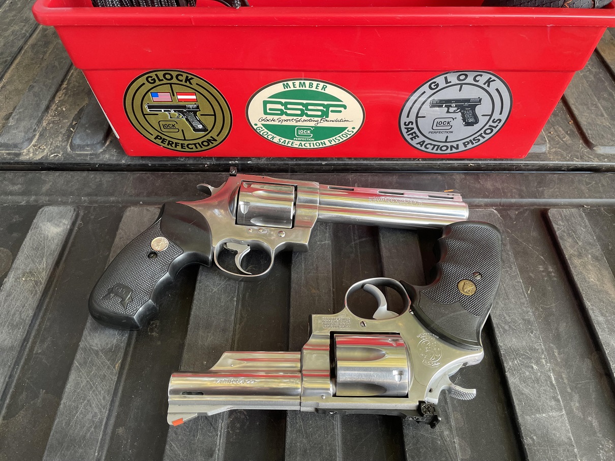 01 six inch anaconda four inch model 29.jpg