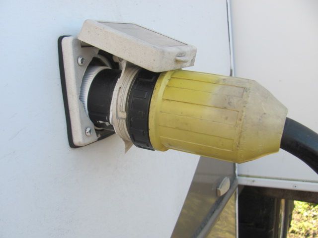 180114 001 broken plug 001.jpg