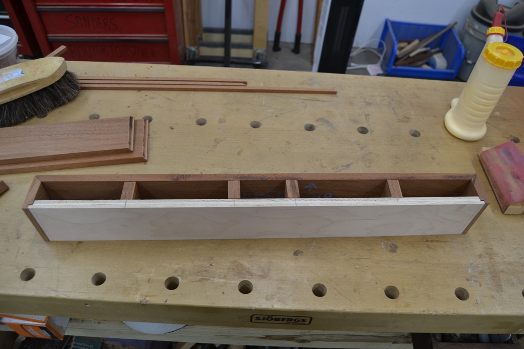 04 pedestal backing.jpg